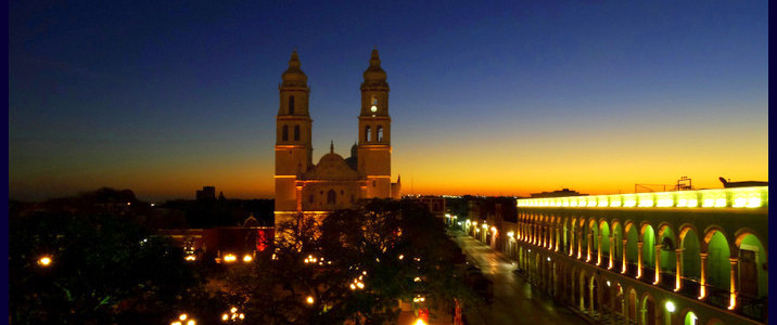 Campeche Main Plaza at sunrise - Mexico